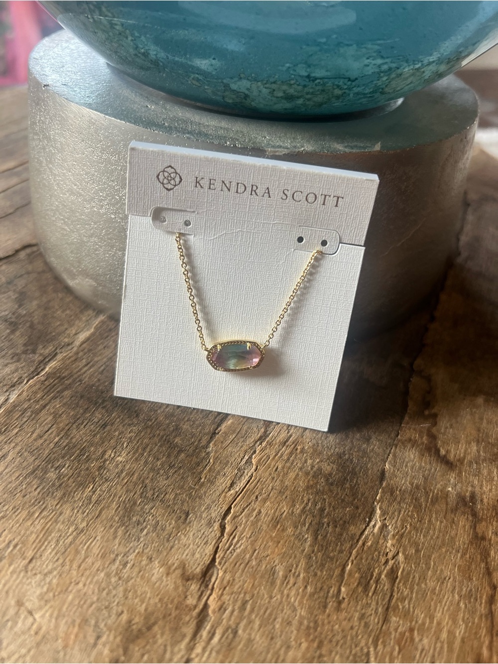 ELSA Gold Necklace with Iridescent Oval Stone